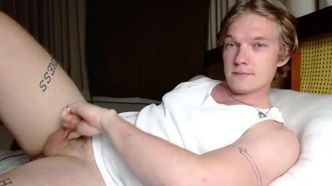 Snapshot of hercules__ chatting on February 17, 2:26 pm Gregblonde Alextattoo online show from February 17, 2:26 pm