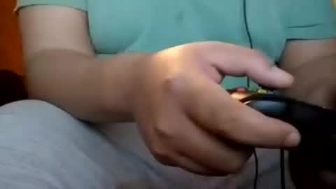 Snapshot of hereforbootyyy chatting on December 7, 12:02 pm Hereforbootyyyy online show from December 7, 12:02 pm