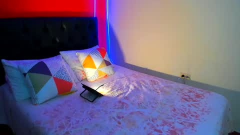 Snapshot of hermione_blonde chatting on October 30, 7:58 pm hermione_blonde online show from October 30, 7:58 pm