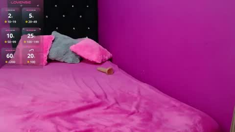 Snapshot of hermione_sweet18 chatting on February 11, 4:44 am Alana online show from February 11, 4:44 am