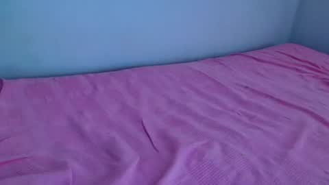 Snapshot of hermosanalgona chatting on July 28, 3:21 pm Charlotte Y Crystal online show from July 28, 3:21 pm