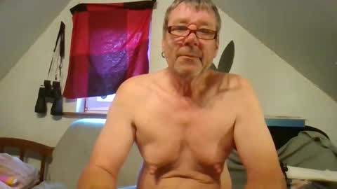 Snapshot of herry140 chatting on May 16, 4:53 am herry140 online show from May 16, 4:53 am