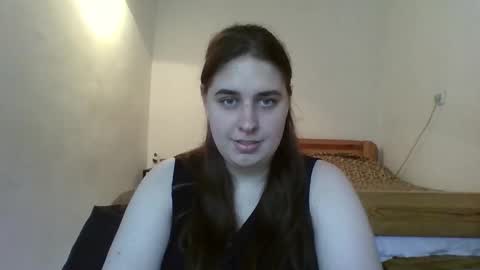 hess_luna_ online show from September 26, 10:30 am