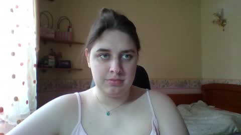 hess_luna_ online show from May 1, 9:03 am