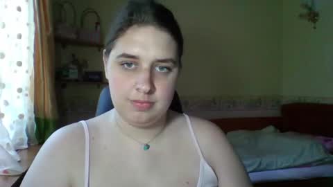 Snapshot of hess_luna_ chatting on June 23, 9:07 am hess_luna_ online show from June 23, 9:07 am