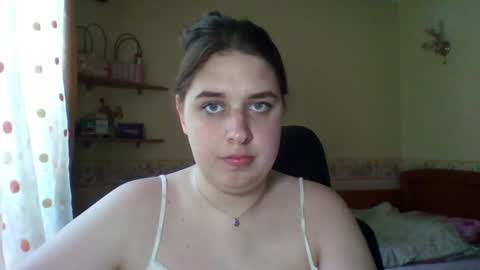 Snapshot of hess_luna_ chatting on June 26, 9:03 am hess_luna_ online show from June 26, 9:03 am