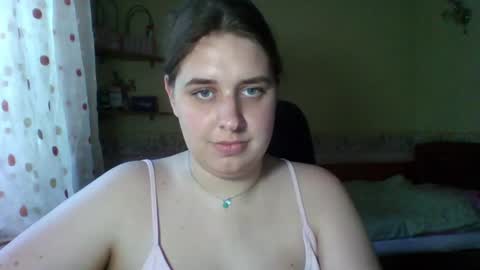 Snapshot of hess_luna_ chatting on June 29, 10:15 am hess_luna_ online show from June 29, 10:15 am
