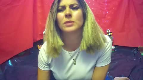 Hestesiaxx online show from December 22, 1:24 am