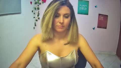 Hestesiaxx online show from March 6, 4:09 am