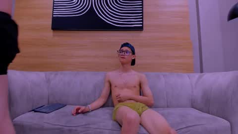 heteros men online show from December 5, 2:58 pm