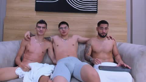 heteros men online show from April 23, 6:47 am