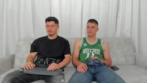 heteros men online show from April 25, 2:14 am