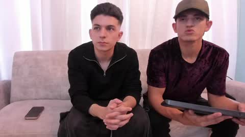 Snapshot of heteros_men chatting on May 16, 7:23 pm heteros men online show from May 16, 7:23 pm