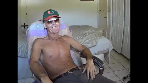 hewes1 online show from November 17, 8:36 pm