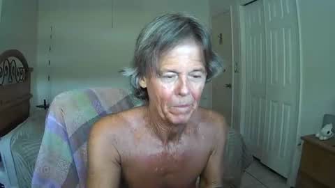 Snapshot of hewes1 chatting on June 28, 10:16 pm hewes1 online show from June 28, 10:16 pm