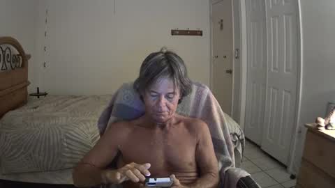 Snapshot of hewes1 chatting on July 3, 7:37 am hewes1 online show from July 3, 7:37 am