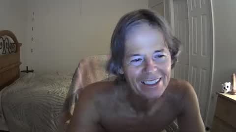 Snapshot of hewes1 chatting on July 9, 7:23 am hewes1 online show from July 9, 7:23 am