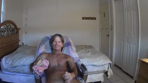 Snapshot of hewes1 chatting on July 27, 11:06 am hewes1 online show from July 27, 11:06 am