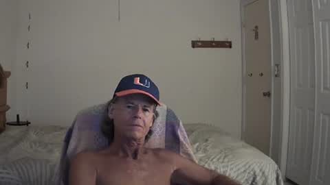 Snapshot of hewes1 chatting on August 4, 12:03 am hewes1 online show from August 4, 12:03 am