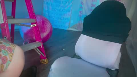 Snapshot of hexivu chatting on December 6, 9:32 am salem online show from December 6, 9:32 am