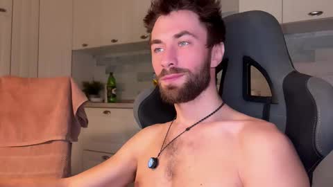 Arnold online show from February 8, 9:18 pm