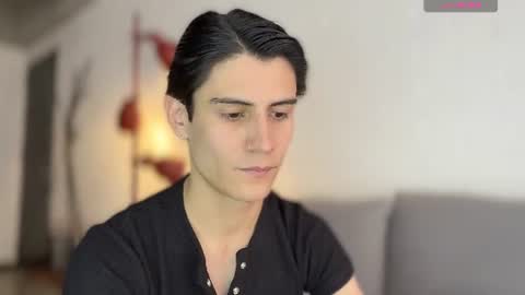 Snapshot of hey_cesard chatting on June 22, 8:28 pm hey_cesard online show from June 22, 8:28 pm