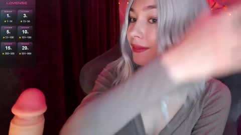 Snapshot of hey_nora_ chatting on November 7, 2:33 am Nora online show from November 7, 2:33 am