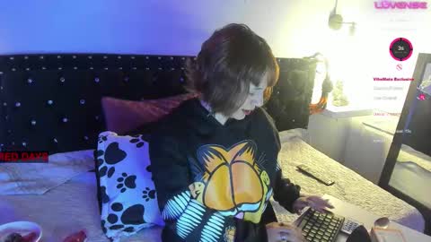 Noraly  online show from November 2, 4:59 am