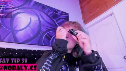 Noraly  online show from May 7, 8:42 am
