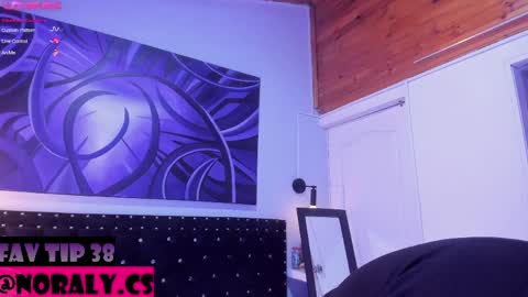 Snapshot of hey_noraly chatting on May 25, 4:07 am Noraly online show from May 25, 4:07 am
