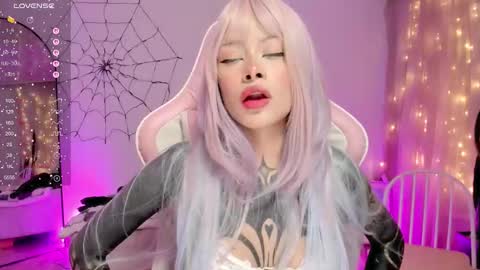 Snapshot of heybambino_ chatting on November 27, 4:58 am Bambi.....Help me get 100 likes in the satisfaction bar. online show from November 27, 4:58 am