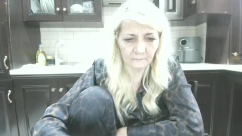 Snapshot of heyheygrey chatting on July 1, 4:29 pm Heyheygrey online show from July 1, 4:29 pm