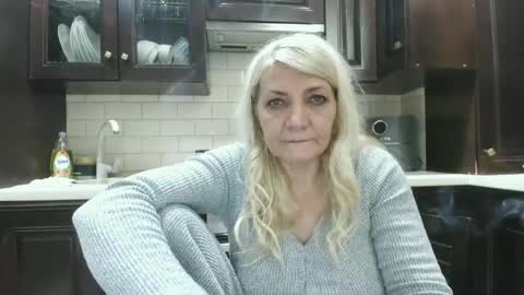 Snapshot of heyheygrey chatting on July 5, 12:06 am Heyheygrey online show from July 5, 12:06 am