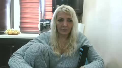 Snapshot of heyheygrey chatting on July 21, 12:07 pm Heyheygrey online show from July 21, 12:07 pm