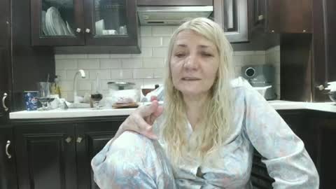 Snapshot of heyheygrey chatting on August 4, 12:47 am Heyheygrey online show from August 4, 12:47 am