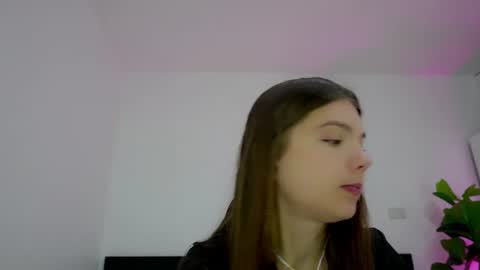 Snapshot of heykittyy chatting on August 3, 2:10 am Hi guys You can call me Kitty online show from August 3, 2:10 am