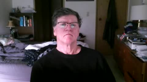 Snapshot of hg99too chatting on December 18, 5:42 pm hg99too online show from December 18, 5:42 pm