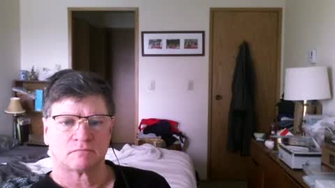 Snapshot of hg99too chatting on February 15, 6:33 pm hg99too online show from February 15, 6:33 pm