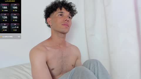 Snapshot of hghilltop chatting on December 23, 9:18 pm Harry Gaylord Hilltop INDEPENDENT MODEL online show from December 23, 9:18 pm