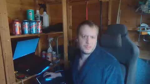 Snapshot of hharveyden chatting on February 5, 10:20 am H Dawg online show from February 5, 10:20 am