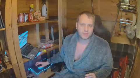 Snapshot of hharveyden chatting on March 29, 10:43 pm H Dawg online show from March 29, 10:43 pm