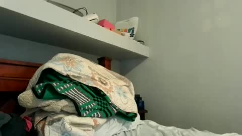 Snapshot of hhhcrh chatting on February 15, 6:33 pm jafet online show from February 15, 6:33 pm