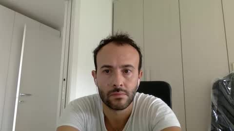 Snapshot of hhombre chatting on September 18, 9:22 am hhombre online show from September 18, 9:22 am