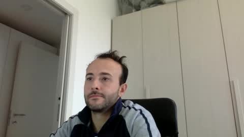 Snapshot of hhombre chatting on November 17, 10:32 am hhombre online show from November 17, 10:32 am