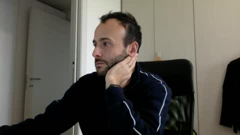 hhombre online show from April 14, 8:09 am