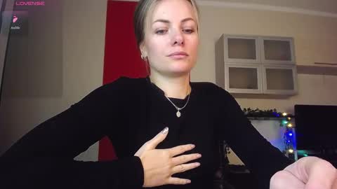 Lina online show from January 7, 11:12 am