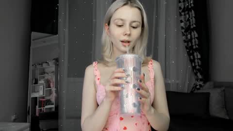 Snapshot of hi_popsy chatting on December 1, 12:37 am Popsy Risha online show from December 1, 12:37 am