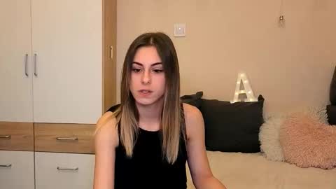 Ana online show from October 18, 3:02 pm