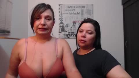 Snapshot of hidden_tinna chatting on October 29, 10:39 am Tinna online show from October 29, 10:39 am