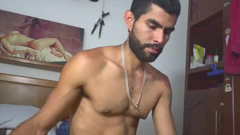 hideonbush online show from April 7, 2:06 pm